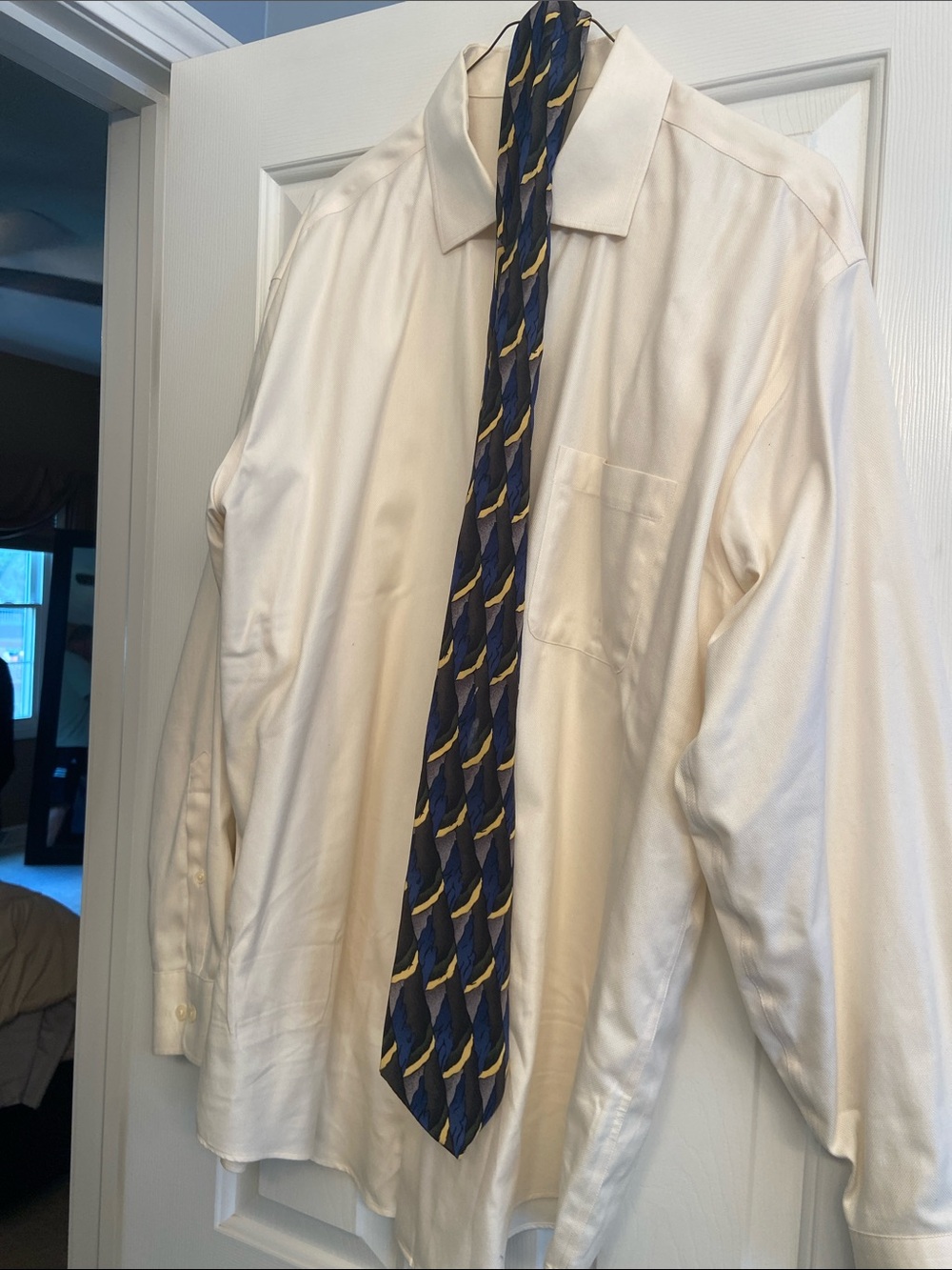 Pronto Uomo Cream Dress Shirt with Navy and Yellow Patterned Tie